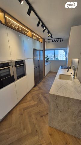 דירה, חללי אגוז, גני אביב, לוד