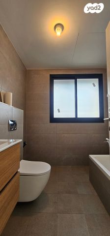 דירה, שדרות ביאליק, הדר, רמת השרון