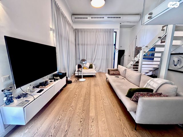 גג/ פנטהאוז, נחלת בנימין 133, פלורנטין, תל אביב יפו