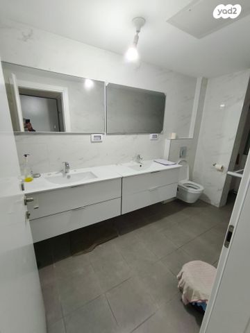 דירה, רעננה