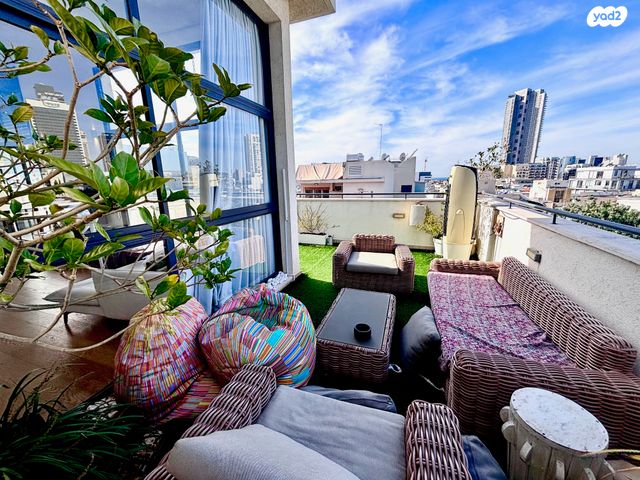 גג/ פנטהאוז, נחלת בנימין 133, פלורנטין, תל אביב יפו