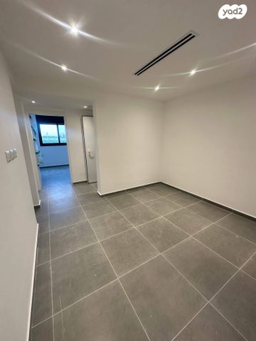 דירה, גן יבנה מערב, גן יבנה