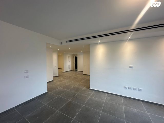 גן יבנה מערב