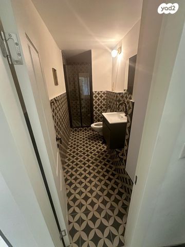 דירה, אחד העם 7, חיפה