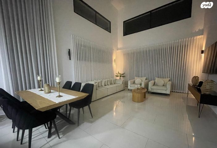 דו משפחתי, הרב הרצוג, המושבה הגרמנית, גן יבנה