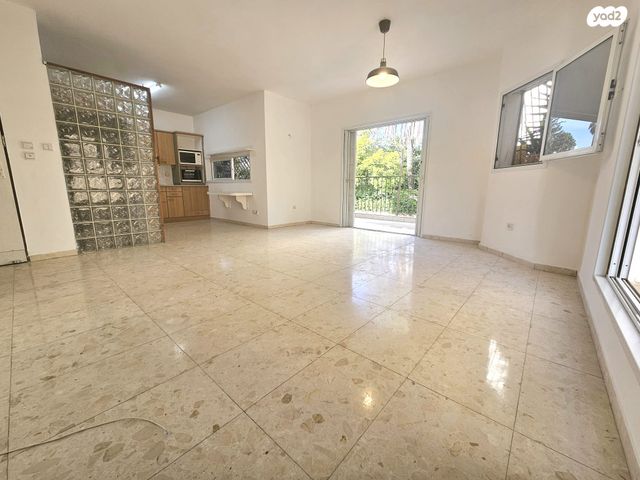 דירה, יוסף צבי 70, אזור הבילויים, רמת גן