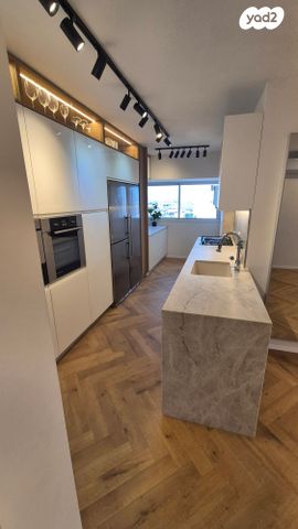 דירה, חללי אגוז, גני אביב, לוד