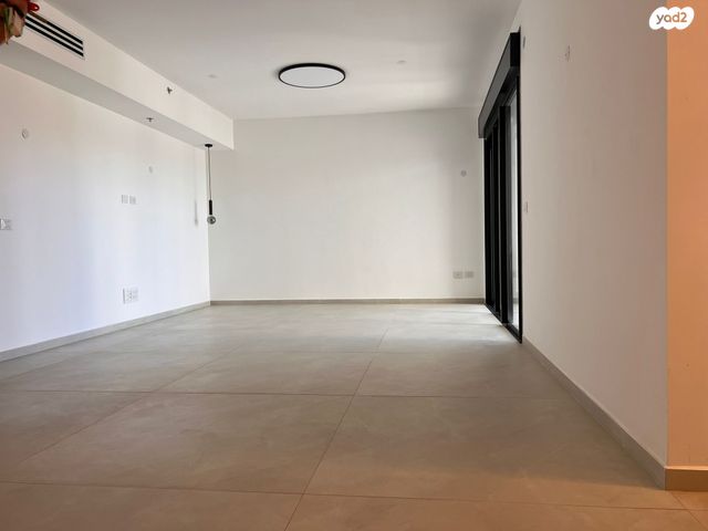 דירה, אייזיק רמבה, נוף הטיילת, נתניה