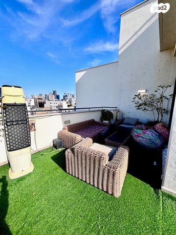 גג/ פנטהאוז, נחלת בנימין 133, פלורנטין, תל אביב יפו