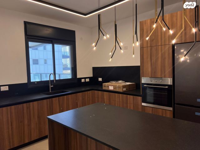 דירה, אייזיק רמבה, נוף הטיילת, נתניה