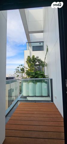 דירה, שדרות ביאליק, הדר, רמת השרון