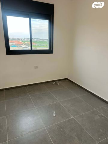 דירה, גן יבנה מערב, גן יבנה