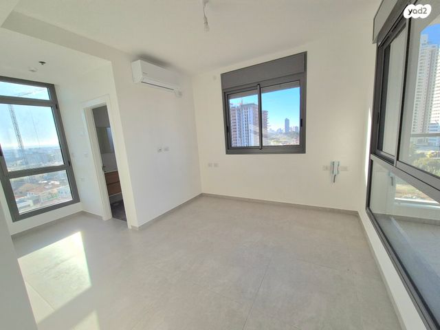 דירה, שדרות בנימין 90, רמת חן ובן ציון, נתניה