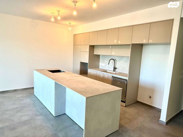 דירה, הרצליה