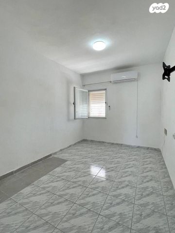 דירה, הראשונים 2, קרית ים ג', קרית ים