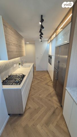 דירה, חללי אגוז, גני אביב, לוד