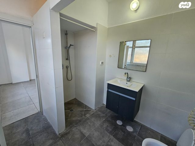 דירה, יאנוש קורצ'אק 10, לב העיר, בת ים