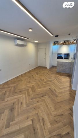 דירה, חללי אגוז, גני אביב, לוד