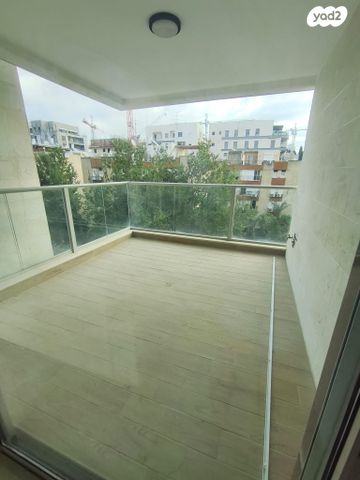 דירה, רעננה