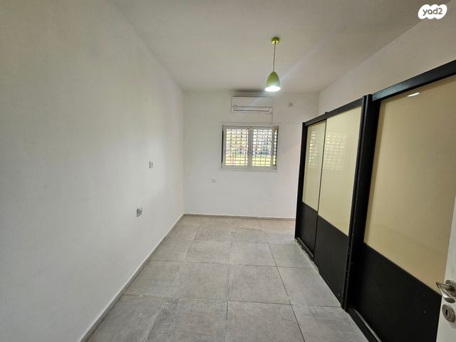 דירה, יאנוש קורצ'אק 10, לב העיר, בת ים