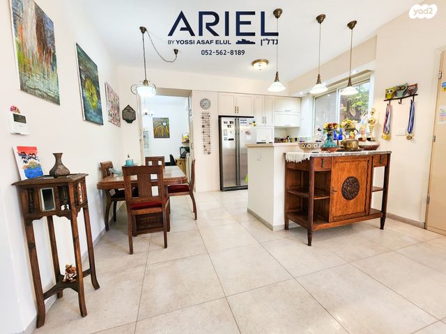 דירת גן, כפר ורדים