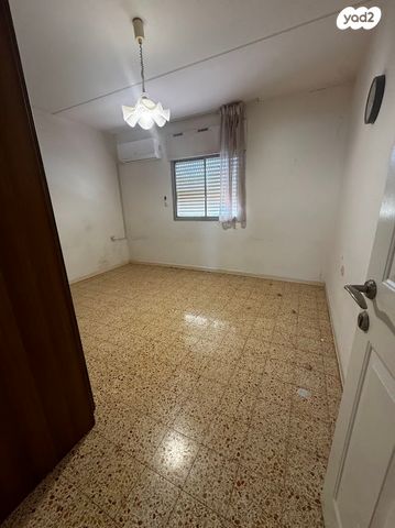 דירה, שדרות זלמן שז"ר 27, עין שרה, נהריה