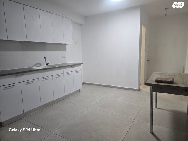 דירת גן, יאנוש קורצ'אק, פתח תקווה