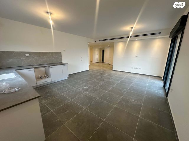 דירה, גן יבנה מערב, גן יבנה