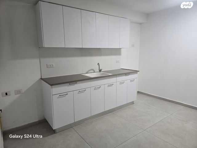 דירת גן, יאנוש קורצ'אק, פתח תקווה