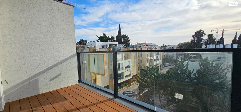 דירה, שדרות ביאליק, הדר, רמת השרון