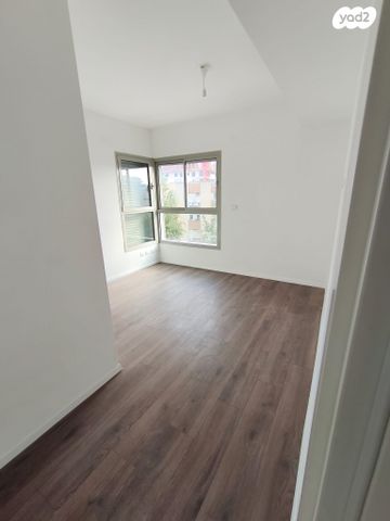 דירה, רעננה