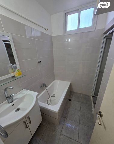 דירה, ארלוזורוב 27, רוטשילד עצמאות, בת ים