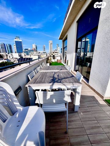 גג/ פנטהאוז, נחלת בנימין 133, פלורנטין, תל אביב יפו