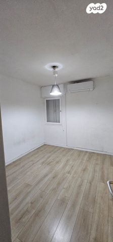 דירה, חולון