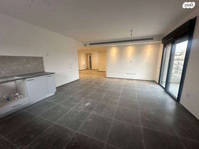 דירה, גן יבנה מערב, גן יבנה