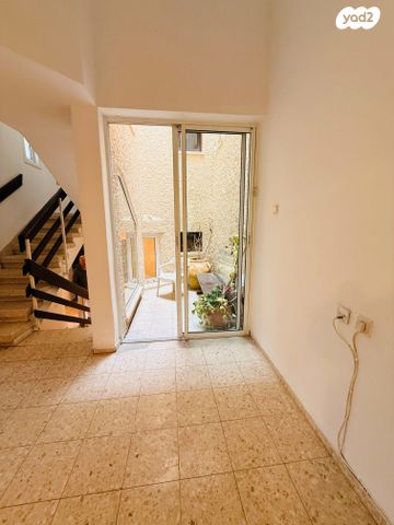 דירת גן, שיכון דן, נווה דן, תל אביב יפו