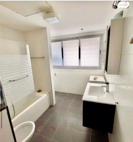 דירה, נווה גן, רמת השרון