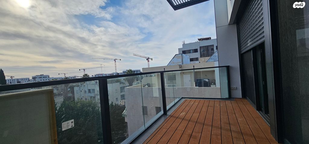 דירה, שדרות ביאליק, הדר, רמת השרון