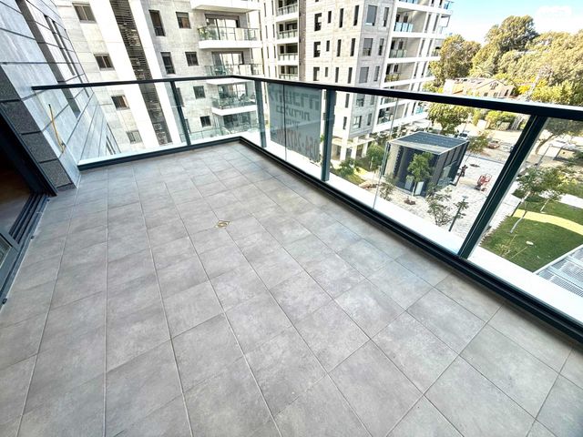 דירה, הרצליה