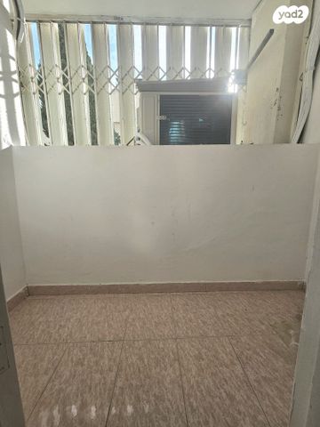 דירה, יוסף צבי 70, אזור הבילויים, רמת גן