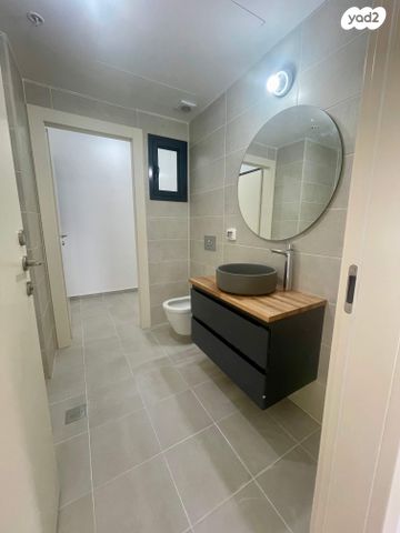 יהורם גאון 4