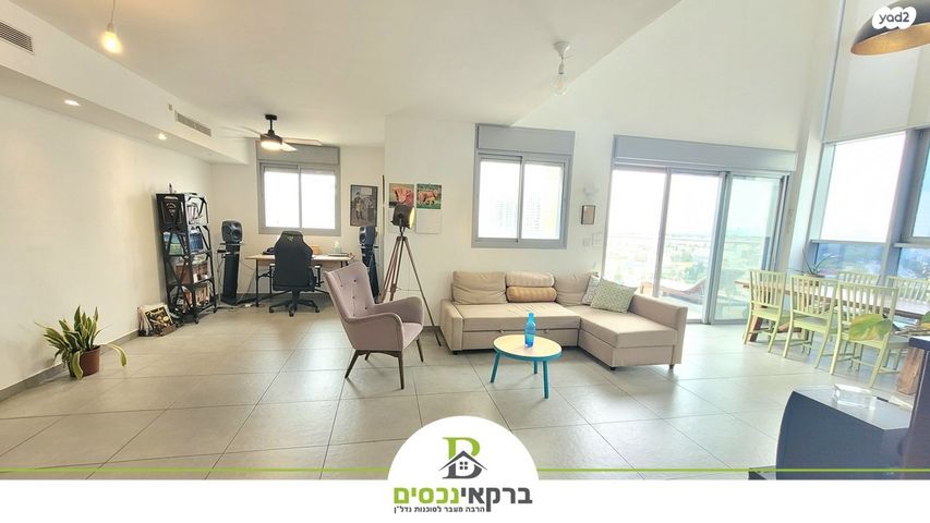 גג/ פנטהאוז, סמטת נוגה, רמתיים, הוד השרון