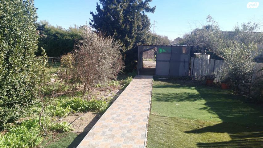 דו משפחתי, מעונה