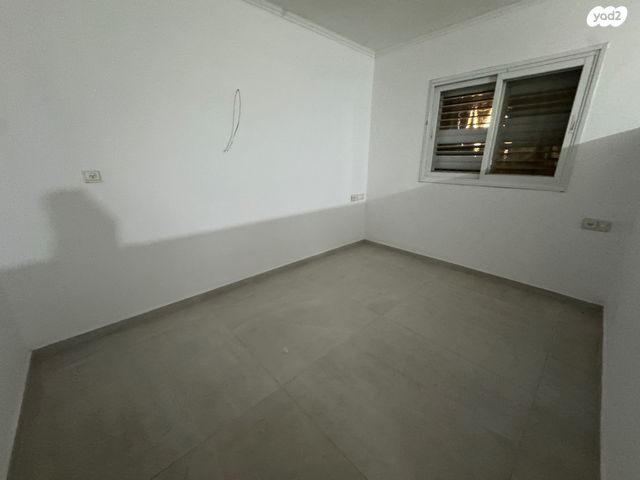 יחידת דיור, בר אילן, יצחק, חדרה