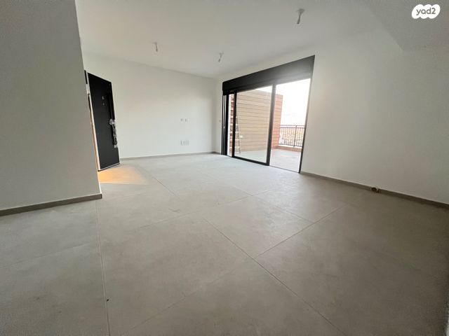 דירה, זכריה הנביא, פסגות אפק, ראש העין