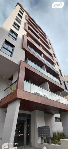 דירה, הרא"ה 135, עליות, רמת גן