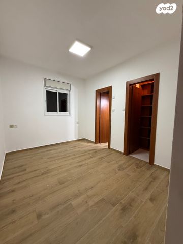 דירה, החלוצים 11, רובע הקריה, הסיטי, אשדוד