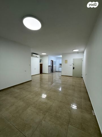 דירה, החלוצים 11, רובע הקריה, הסיטי, אשדוד