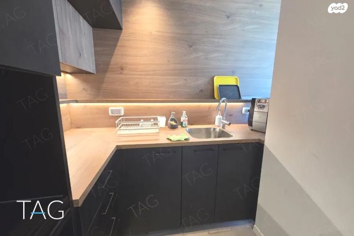 משרדים, הארבעה 28, תל אביב יפו