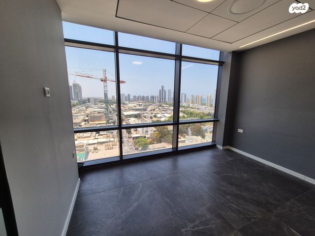 הרב ניסנבאום 